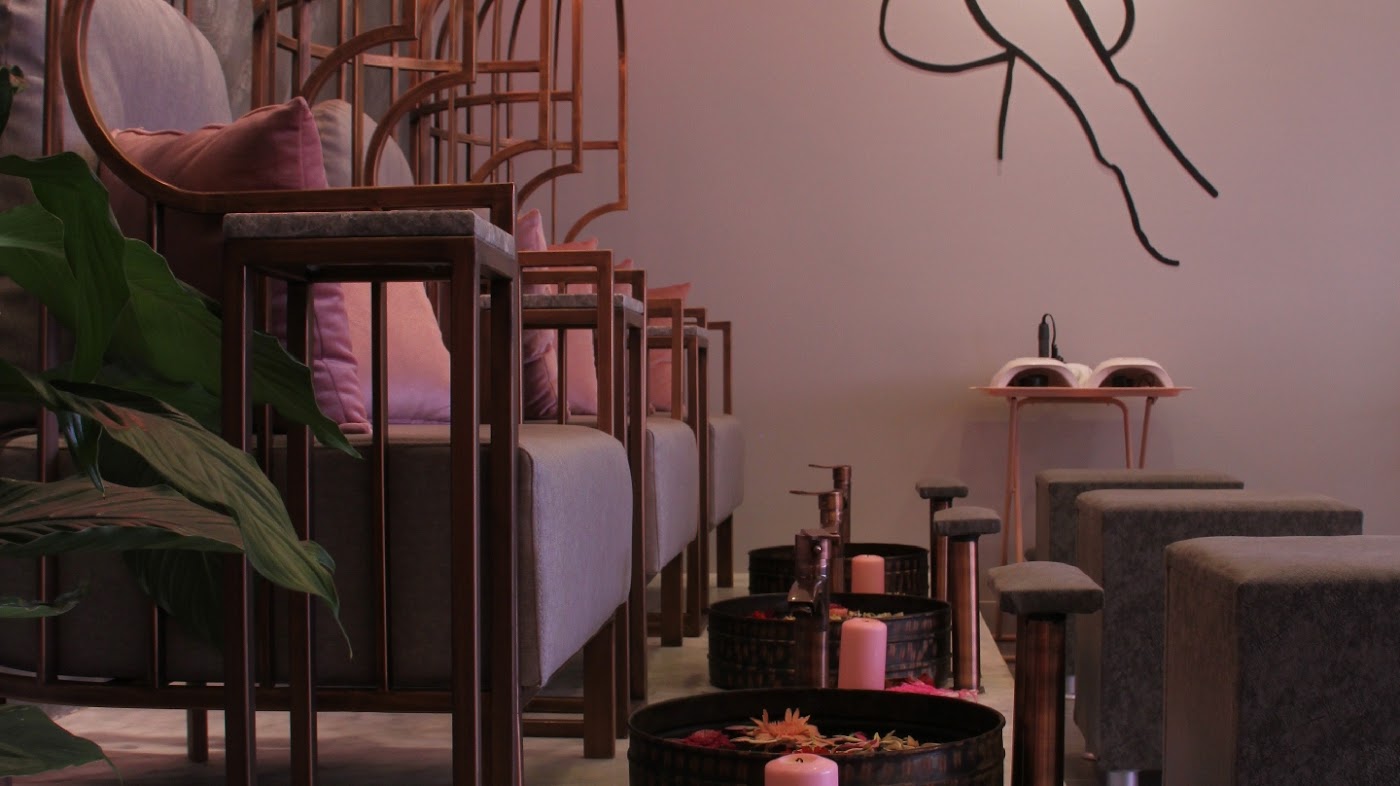 Josso Beauty Bar — çiçek banyolu spa pedikür bölümü